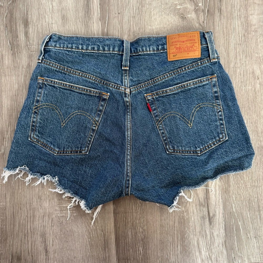 Levi’s 501 Original Denim Dark Wash Cut Off Shorts - Picture 9 of 9